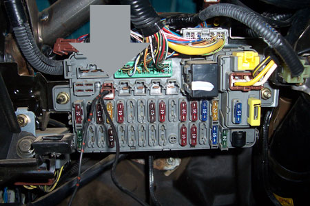 constant 12v fuse box output