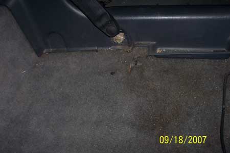 seatbelt bolt